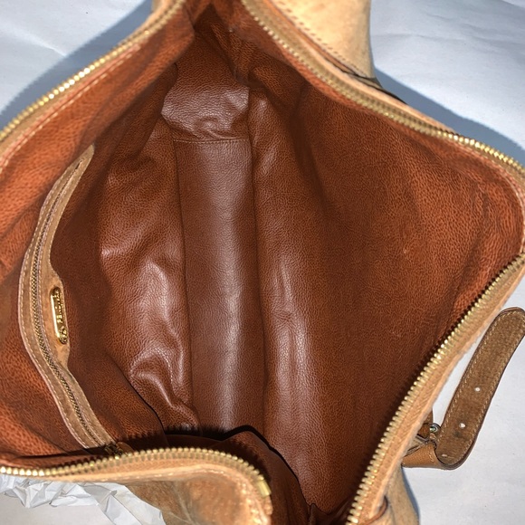 👋🏾SOLD👋🏾authentic FENDI embossed suede CROSSBODY purse - Picture 3 of 16